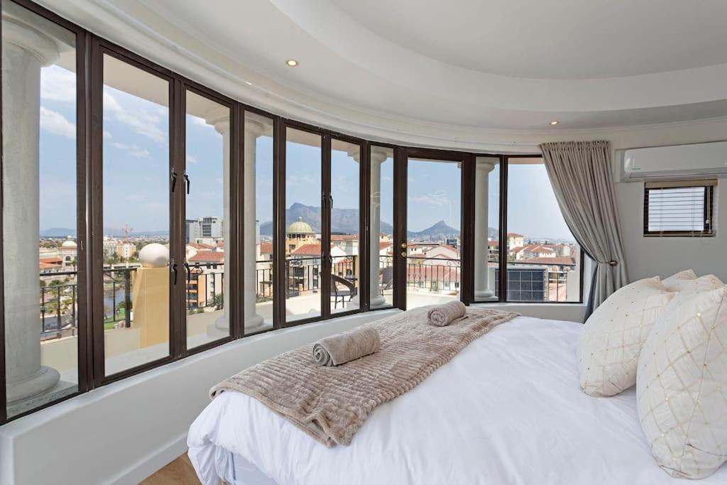 30% Off Designer Penthouse - Backup Power - * Kapstadt